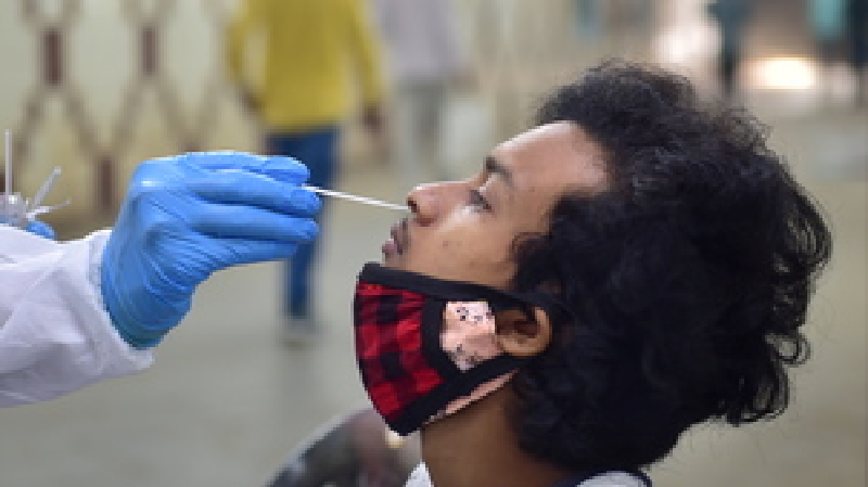 भारत में कोविड-19 के 45,951 नए मामले, 817 लोगों की मौत